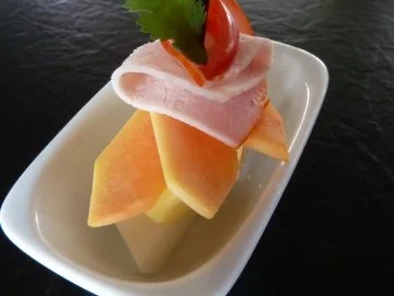 Fingerfood Pute auf Ananassockel - Rezept