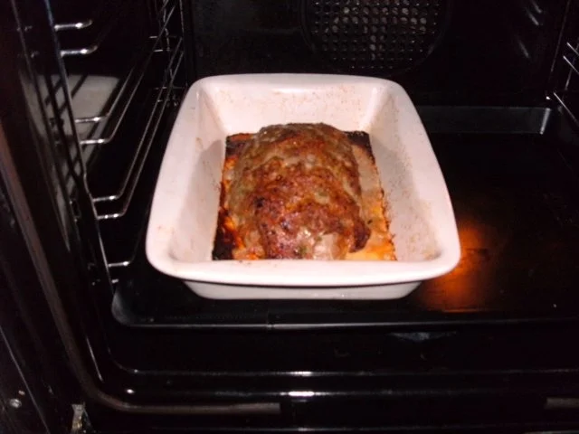 Feta-Hackbraten, Knoblauchsoße und provenzalische Tomaten - Rezept - Bild Nr. 6