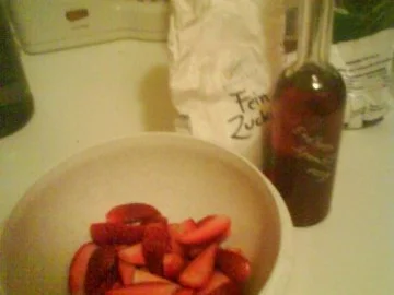 Erdbeer-Mozarella-Rucolasalat mit gerösteten Cashewkernen - Rezept - Bild Nr. 4