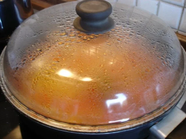 Rezept: Tomaten-Gurkengemüse mit Bratwurst und Kartoffelpilzen Bild Nr. 4 Tomaten-Gurkengemüse mit Bratwurst und Kartoffelpilzen - Rezept - Bild Nr. 4