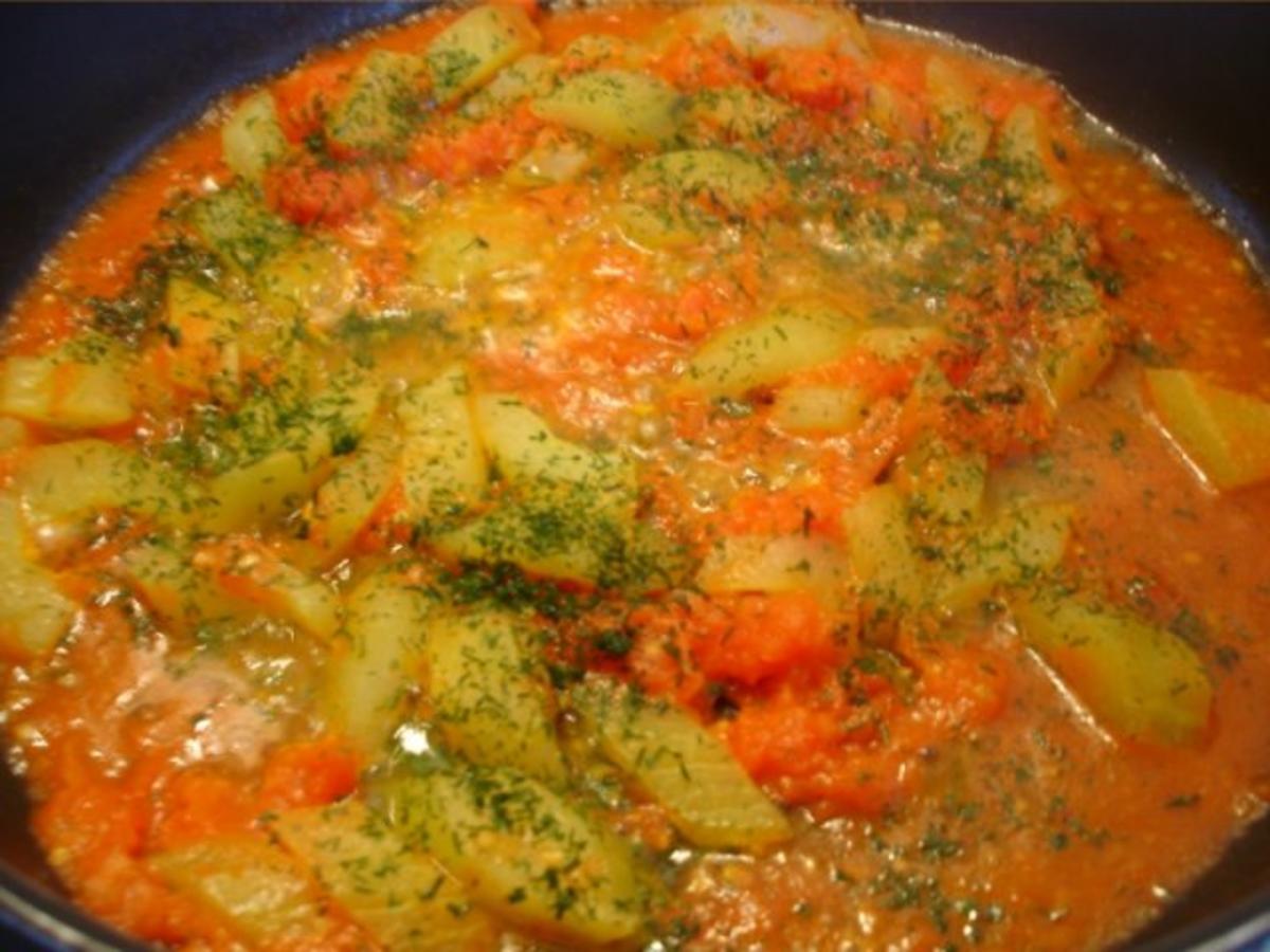 Tomaten-Gurkengemüse mit Bratwurst und Kartoffelpilzen - Rezept - Bild Nr. 6