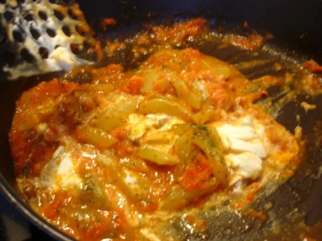 Rezept: Tomaten-Gurkengemüse mit Bratwurst und Kartoffelpilzen Bild Nr. 7 Tomaten-Gurkengemüse mit Bratwurst und Kartoffelpilzen - Rezept - Bild Nr. 7