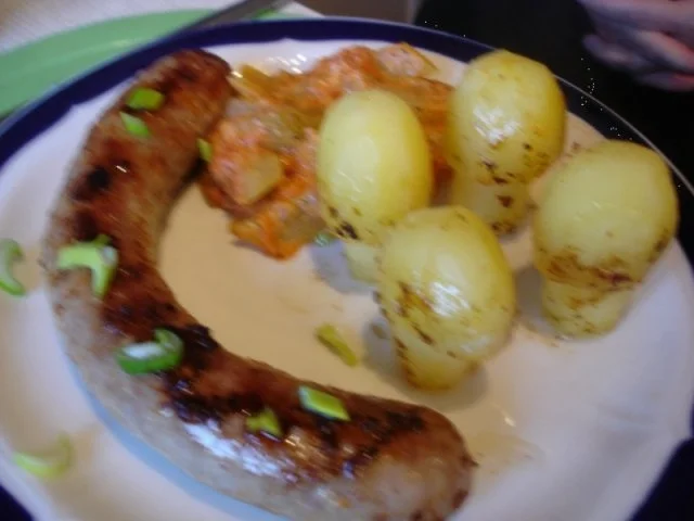 Rezept: Tomaten-Gurkengemüse mit Bratwurst und Kartoffelpilzen Bild Nr. 14 Tomaten-Gurkengemüse mit Bratwurst und Kartoffelpilzen - Rezept - Bild Nr. 14