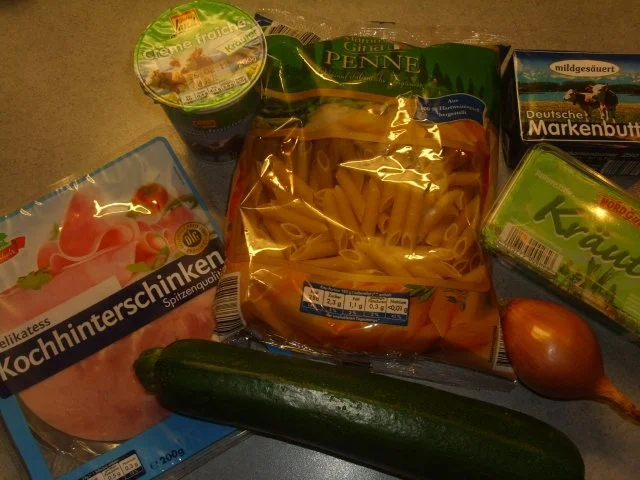 Pasta  in Zucchini-Schinken-Käse-Sosse - Rezept - Bild Nr. 2