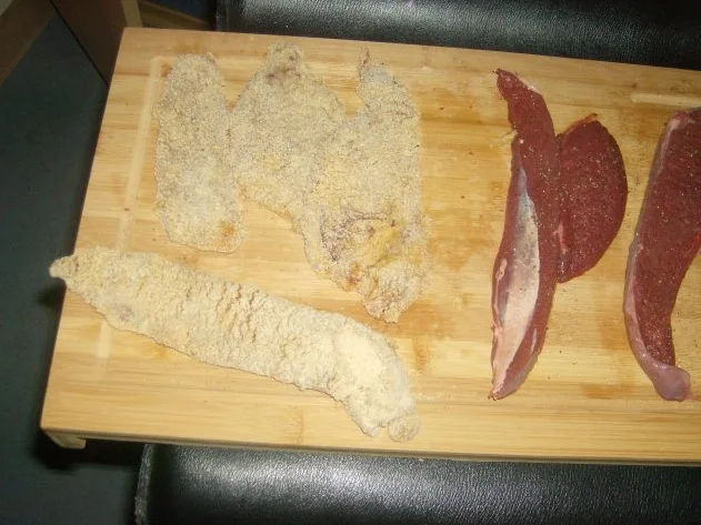 Rehschnitzel mit Rosenkohl und Pommes - Rezept - Bild Nr. 5