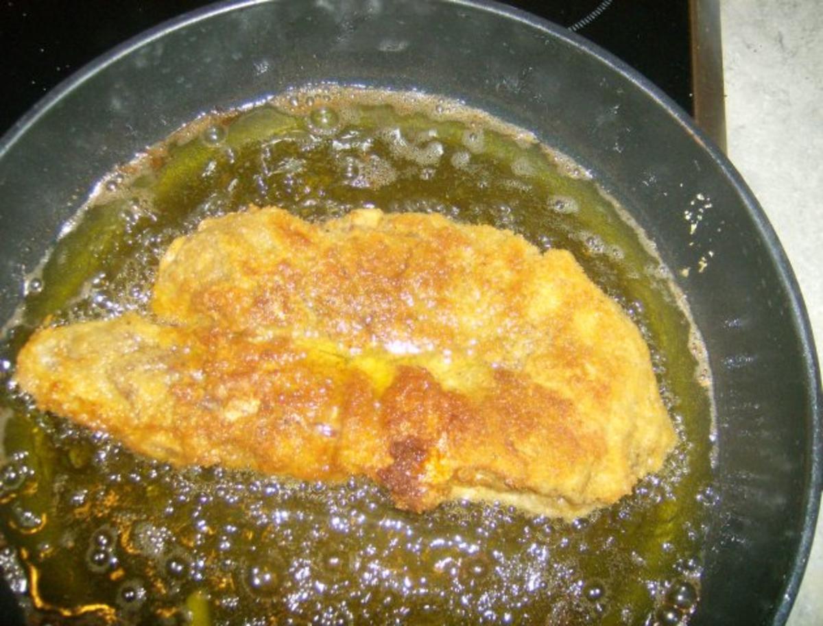 Rehschnitzel mit Rosenkohl und Pommes - Rezept - Bild Nr. 6