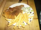 Rezept: Rehschnitzel mit Rosenkohl und Pommes Rehschnitzel mit Rosenkohl und Pommes - Rezept