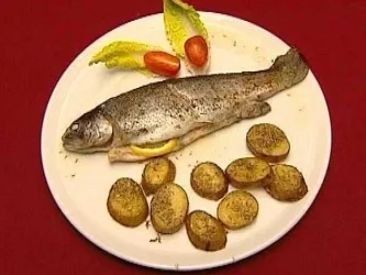 Rezept: Forelle mit Rosmarienkartoffeln (Herbert Ulrich) Forelle mit Rosmarienkartoffeln (Herbert Ulrich) - Rezept