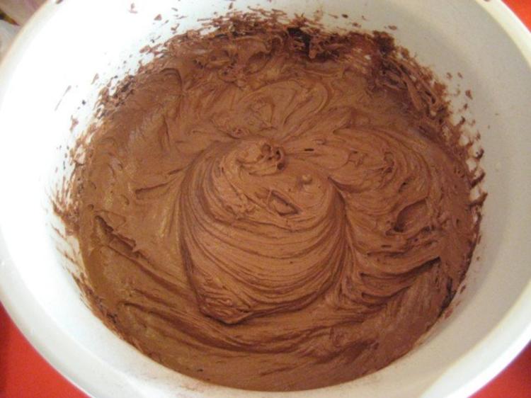 Schoko Nuss Gugelhupf - schnell &amp; einfach - von manschie