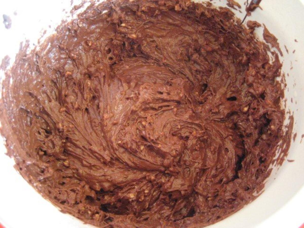 Schoko Nuss Gugelhupf - schnell &amp; einfach - von manschie