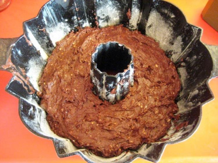 Schoko Nuss Gugelhupf - schnell &amp; einfach - von manschie
