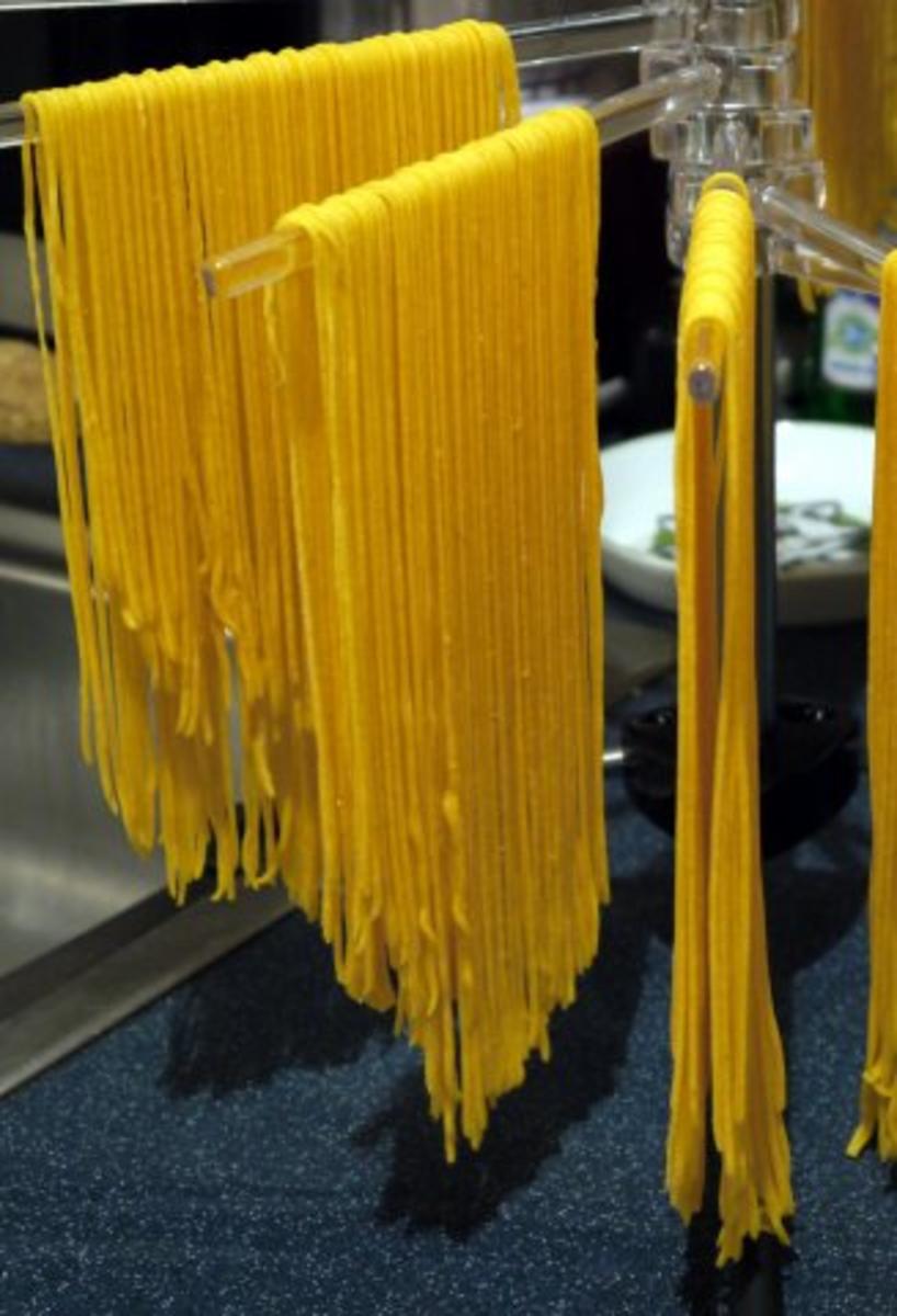 Spaghetti mit Tomaten-Zucchini-Sugo - Rezept - Bild Nr. 9