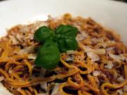 Spaghetti mit Tomaten-Zucchini-Sugo - Rezept