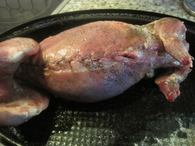 Rezept: Hase gefüllt, mit Bandnudeln und Kartoffelsalat Bild Nr. 3 Hase gefüllt, mit Bandnudeln und Kartoffelsalat - Rezept - Bild Nr. 3