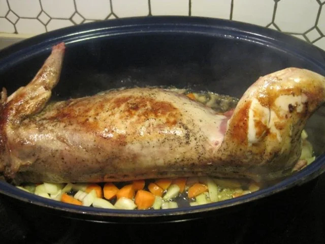 Rezept: Hase gefüllt, mit Bandnudeln und Kartoffelsalat Bild Nr. 4 Hase gefüllt, mit Bandnudeln und Kartoffelsalat - Rezept - Bild Nr. 4