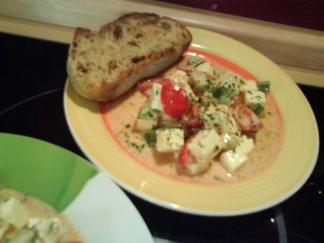 Fetasalat mit Gurke und Tomate - Rezept