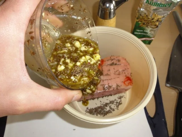 Rezept: Kümmelbraten vom betrunkenen Schwein Bild Nr. 3 Kümmelbraten vom betrunkenen Schwein - Rezept - Bild Nr. 3