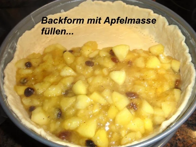 Rezept: Hefe: APFELTORTE gedeckt mit Zitronenguß Bild Nr. 9 Hefe: APFELTORTE gedeckt mit Zitronenguß - Rezept - Bild Nr. 9
