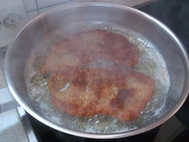 Paniertes Schweineschnitzel - Rezept - Bild Nr. 3