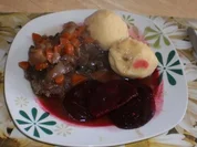 Geschmorte Ochsenbein - Roter Bete - Knödel - Rezept