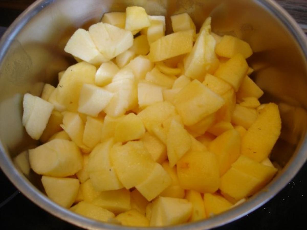 Selbstgemachter Kartoffelpuffer und selbstgemachtes Apfelmus - Rezept - Bild Nr. 6