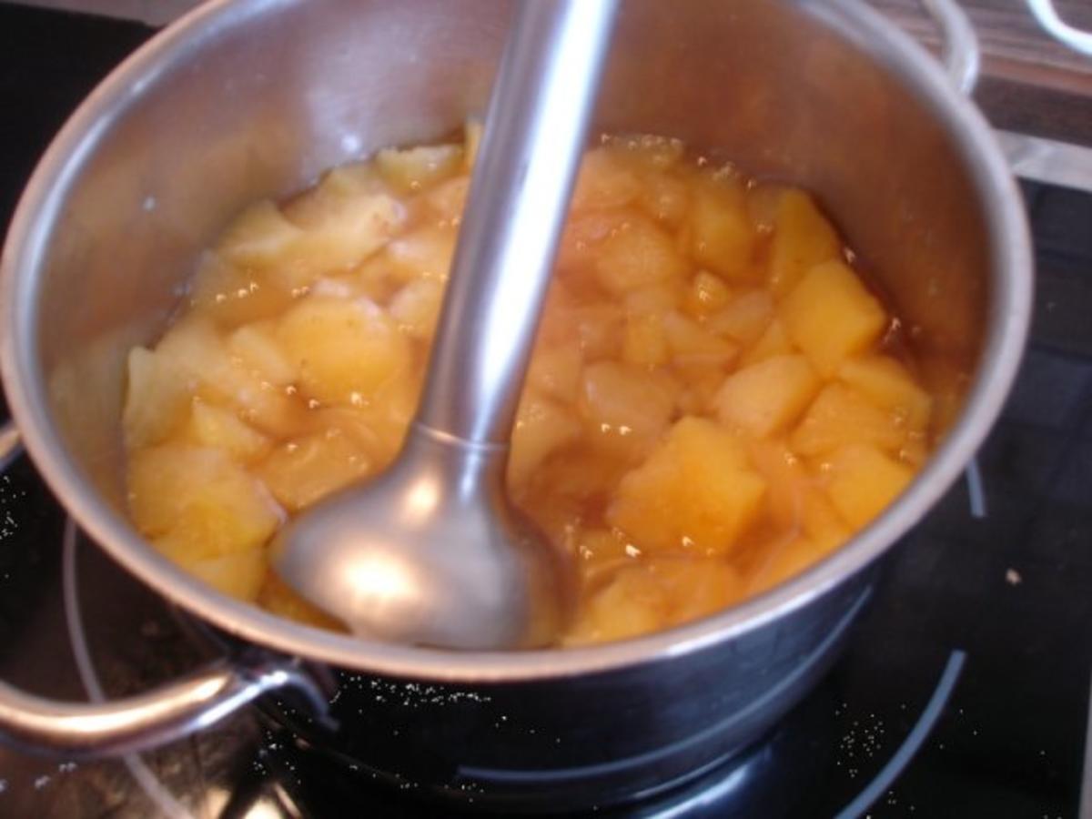 Selbstgemachter Kartoffelpuffer und selbstgemachtes Apfelmus - Rezept - Bild Nr. 9