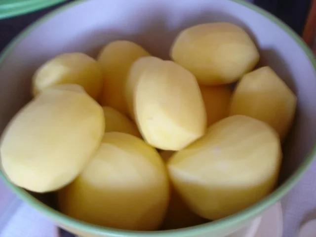 Rezept: Selbstgemachter Kartoffelpuffer und selbstgemachtes Apfelmus Bild Nr. 12 Selbstgemachter Kartoffelpuffer und selbstgemachtes Apfelmus - Rezept - Bild Nr. 12