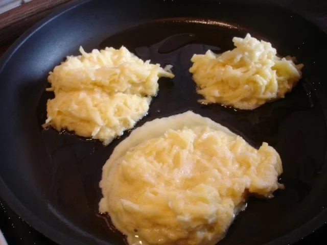 Rezept: Selbstgemachter Kartoffelpuffer und selbstgemachtes Apfelmus Bild Nr. 19 Selbstgemachter Kartoffelpuffer und selbstgemachtes Apfelmus - Rezept - Bild Nr. 19