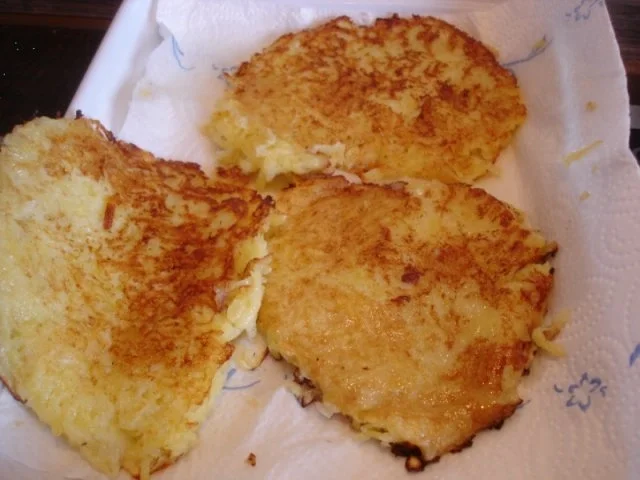 Rezept: Selbstgemachter Kartoffelpuffer und selbstgemachtes Apfelmus Bild Nr. 23 Selbstgemachter Kartoffelpuffer und selbstgemachtes Apfelmus - Rezept - Bild Nr. 23