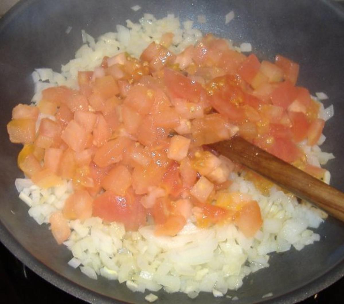 Koteletts mit Tomatenkompott und Pilzbechamel überbacken - Rezept - Bild Nr. 2