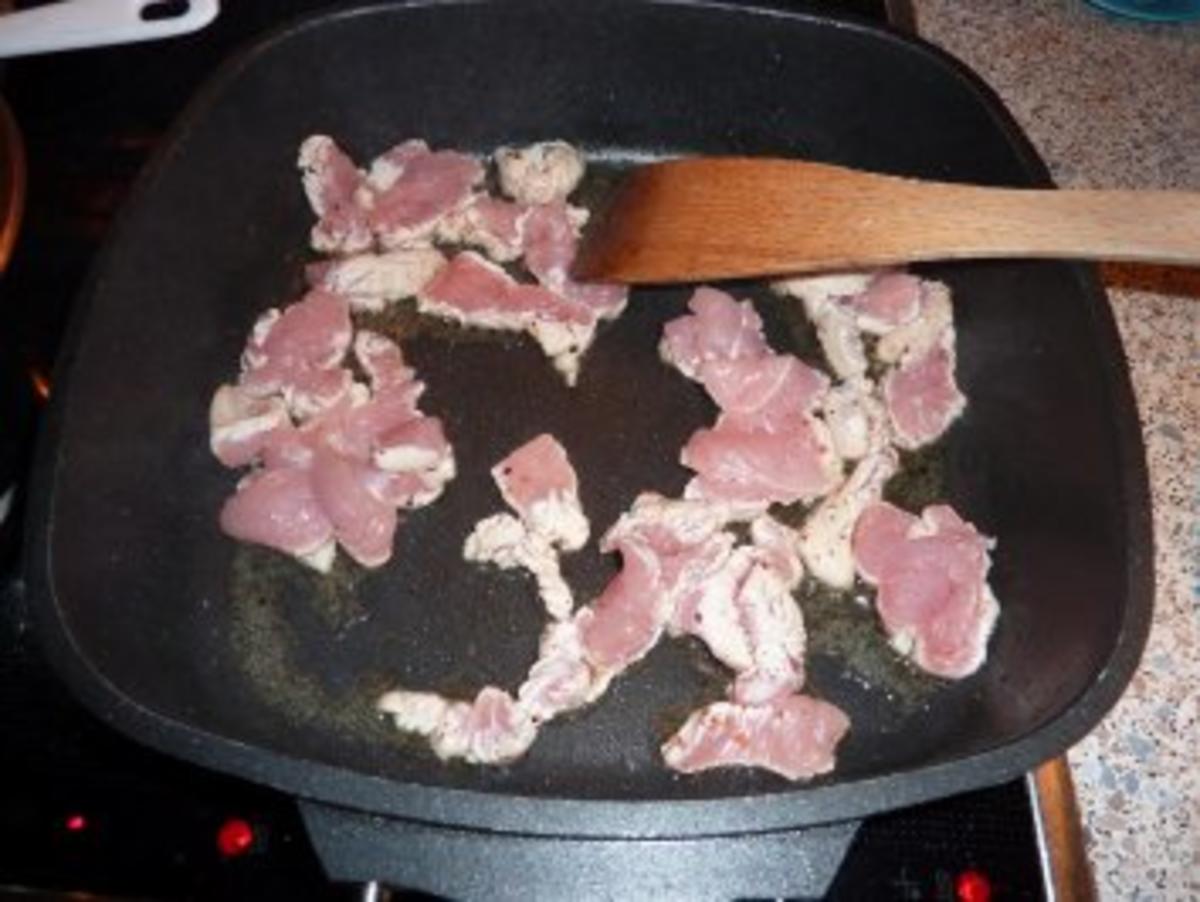 Fl/Pute: Geschnetzeltes in Estragonsahne - Rezept - Bild Nr. 3