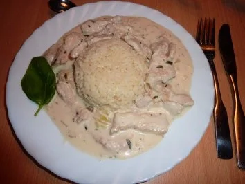 Fl/Pute: Geschnetzeltes in Estragonsahne - Rezept