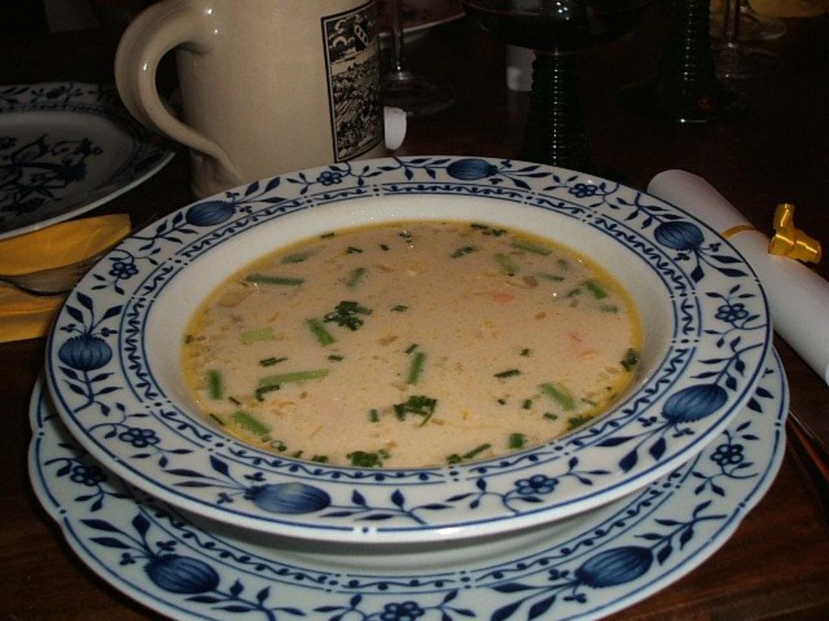 Suppen: Spargelcremesuppe mit Garnelen - Rezept