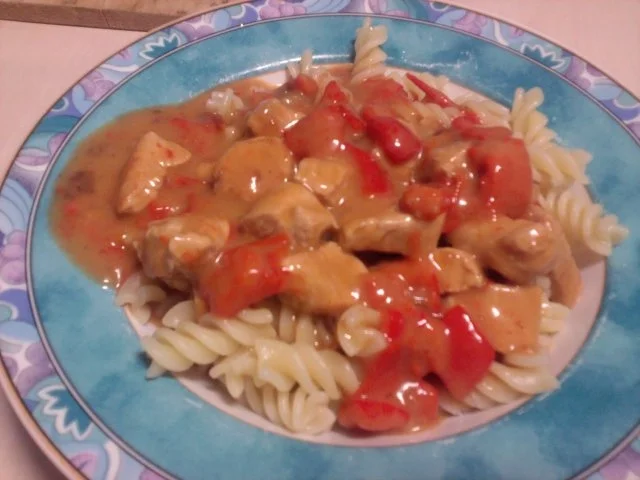 Rezept: Paprika-Sahnegeschnetzeltes Paprika-Sahnegeschnetzeltes - Rezept