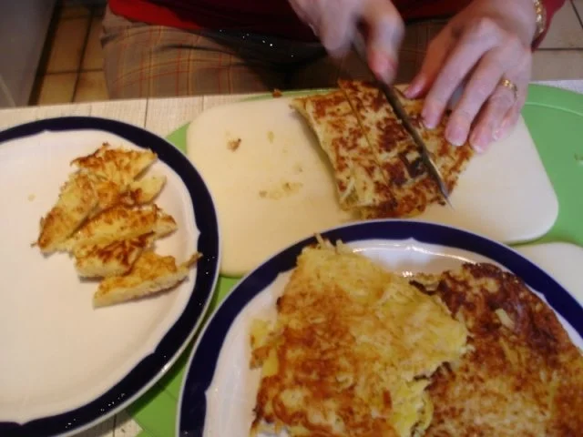 Kartoffelpuffer mit Ei  und Salat - Rezept - Bild Nr. 4