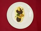 Gebratene Blutwurst und Gänseleber auf Kartoffelpüree mit Apfelspalten (Gabriele Metzger) - Rezept - Bild Nr. 9