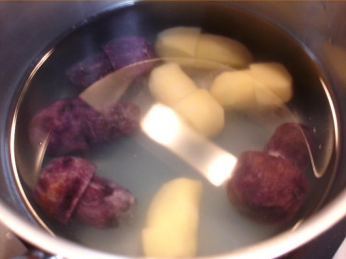 Parmesanfiletkrüstchen mit Möhrenblütengratin und Kartoffelpilzen mit Béchamelsauce - Rezept - Bild Nr. 6