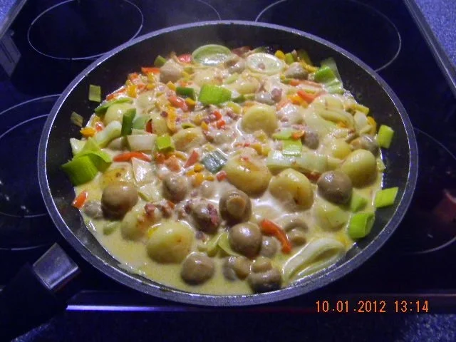 Rezept: Gemüsepfanne mit Miniknödeln Gemüsepfanne mit Miniknödeln - Rezept