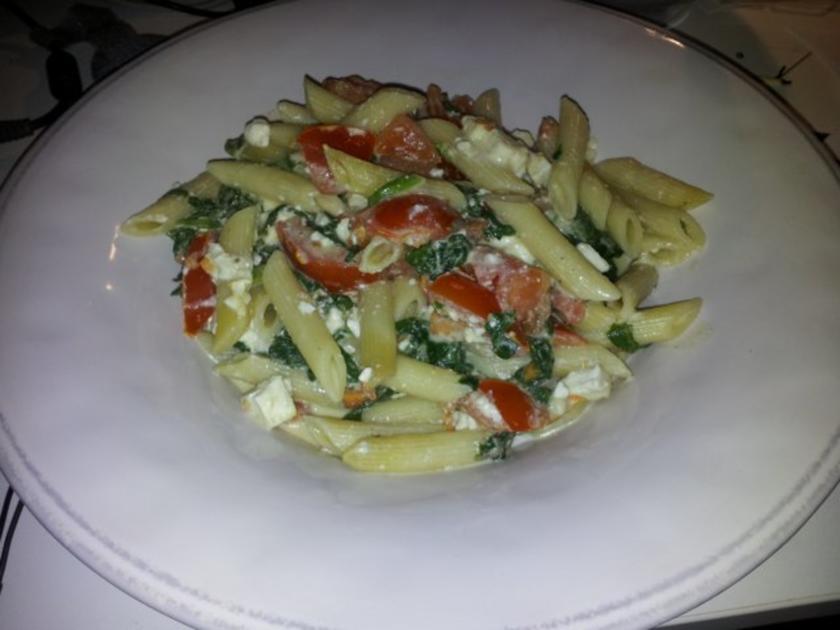 Nudel Spinat Gratin - schnell &amp; einfach - 160 kcal/100g