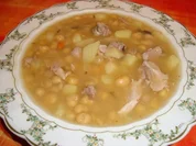 gelbe Erbsensuppe mit Eisbeineinlage - Rezept