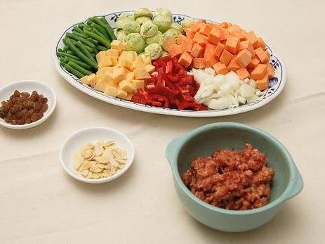 Rezept: Rosenkohlpfanne mit Hack und Süßkartoffel Bild Nr. 3 Rosenkohlpfanne mit Hack und Süßkartoffel - Rezept - Bild Nr. 3