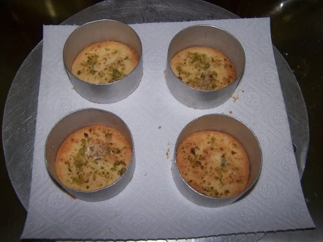 Rezept: Butterteig-Törtchen mit einer klassischen leichten Vanillecreme Bild Nr. 5 Butterteig-Törtchen mit einer klassischen leichten Vanillecreme - Rezept - Bild Nr. 5