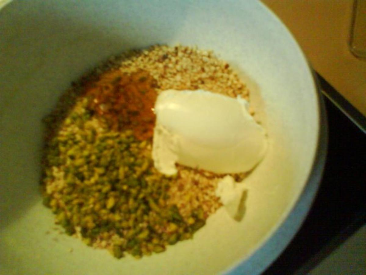 Schokoravioli mit Frischkäse-Honig-Nussfüllung in weißer Schokosoße - Rezept - Bild Nr. 8