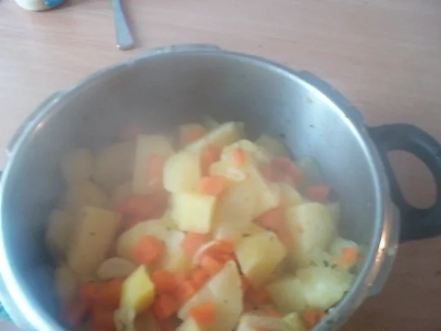 Rezept: herzhaftes Kartoffel-Möhrenstampf mit senfigen Minutensteaks Bild Nr. 5 herzhaftes Kartoffel-Möhrenstampf mit senfigen Minutensteaks - Rezept - Bild Nr. 5