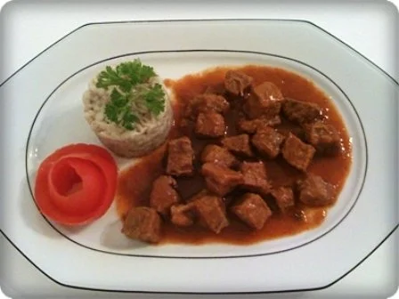 Rezept: Rindergulasch in herzhafter Sauce mit Perlgraupen - Türmchen Bild Nr. 18 Rindergulasch in herzhafter Sauce mit Perlgraupen - Türmchen - Rezept - Bild Nr. 18