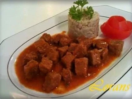 Rezept: Rindergulasch in herzhafter Sauce mit Perlgraupen - Türmchen Bild Nr. 2 Rindergulasch in herzhafter Sauce mit Perlgraupen - Türmchen - Rezept - Bild Nr. 2