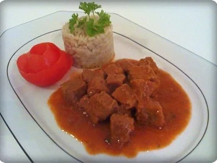 Rezept: Rindergulasch in herzhafter Sauce mit Perlgraupen - Türmchen Bild Nr. 19 Rindergulasch in herzhafter Sauce mit Perlgraupen - Türmchen - Rezept - Bild Nr. 19