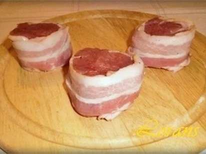 Schweinefilet im Baconmantel auf Zwiebelbett - Rezept - Bild Nr. 7