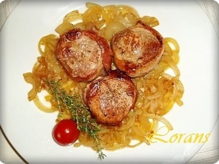 Schweinefilet im Baconmantel auf Zwiebelbett - Rezept - Bild Nr. 11