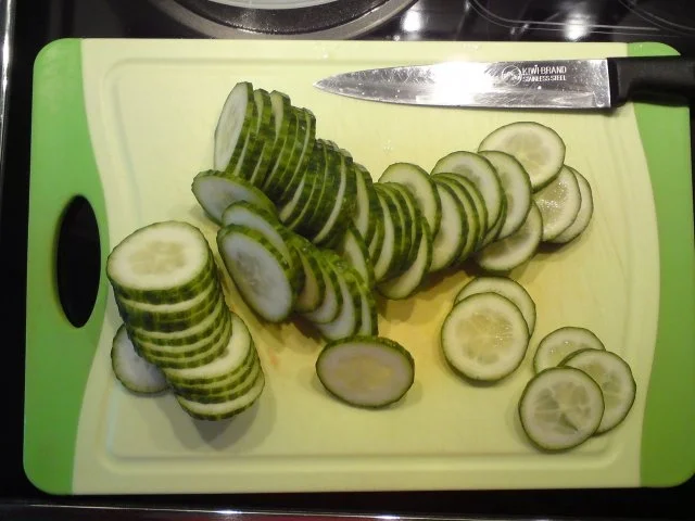Gurkensalat mit Paprika - Rezept - Bild Nr. 2